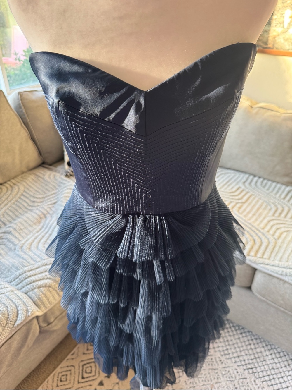 BCBGMAXAZRIA Strapless Cocktail Dress Size 6 Like New - Picture 5 of 11